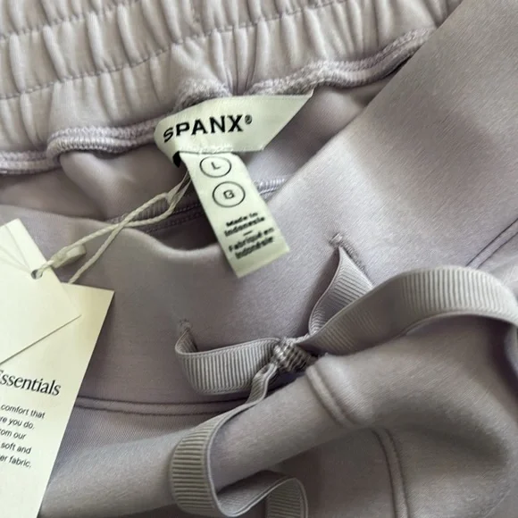 spanx new with tags never been worn airessentials shorts - Picture 2 of 2